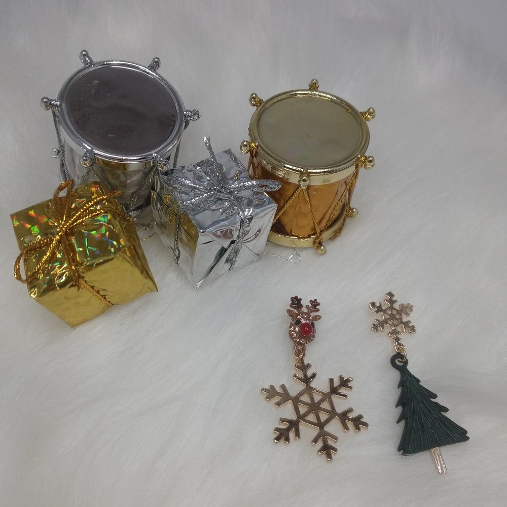 Gold Christmas Dangle Earrings